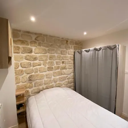 Neuf A Louer, Sacre Coeur *